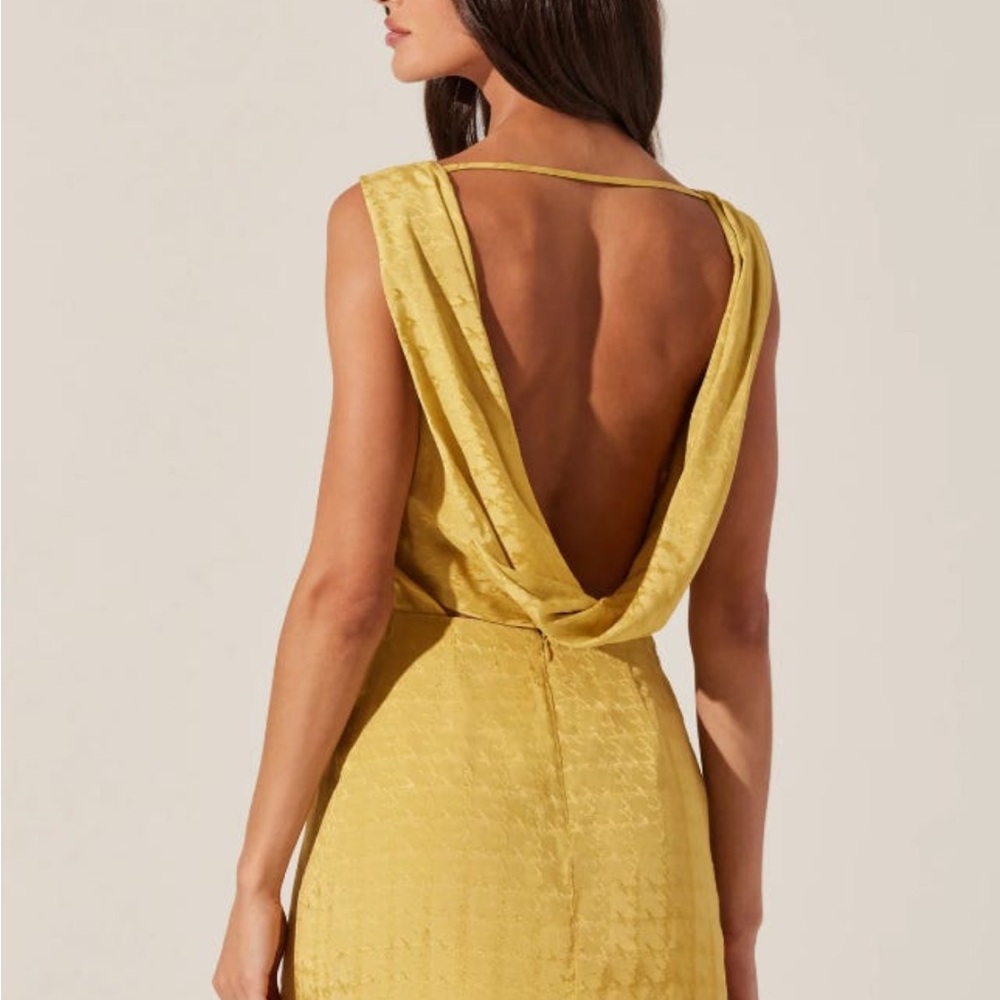Astr Open Cowl Back Mini Dress